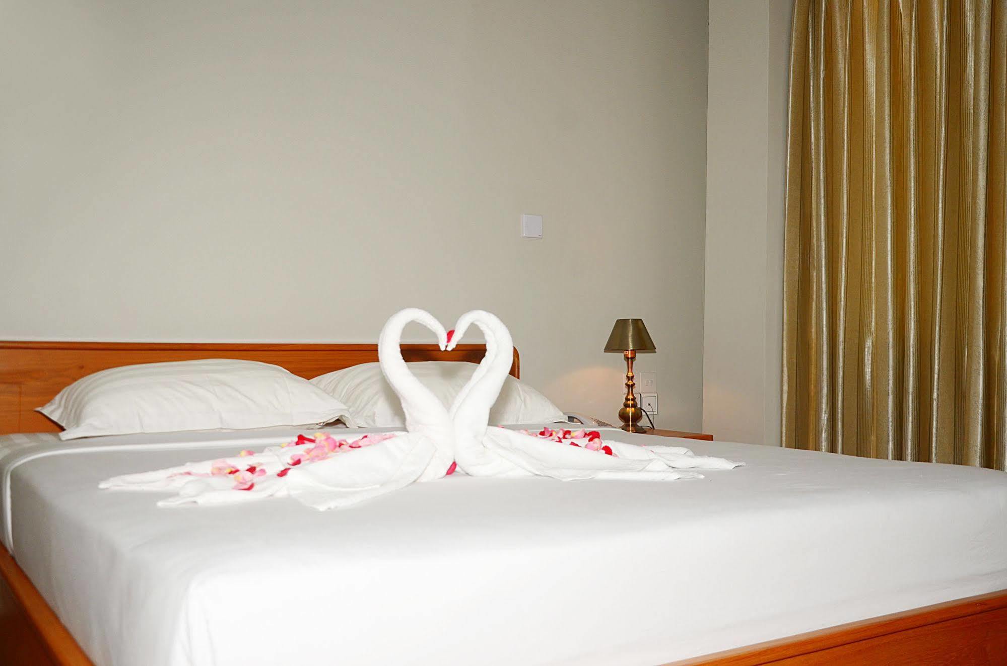 Hotel Yno Rangoon Eksteriør billede
